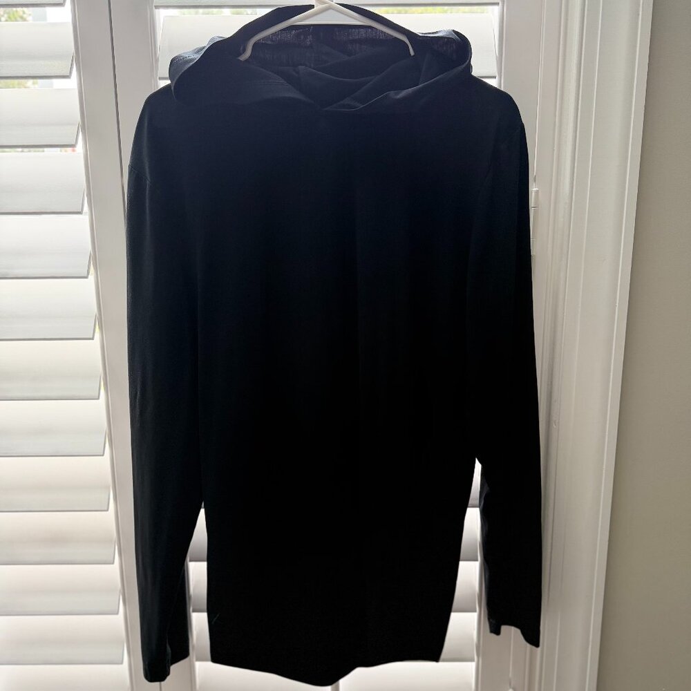 SOLD: Cuts Clothing - Curve-Hem Long Sleeve Hoodie - Size L - Like New - Black